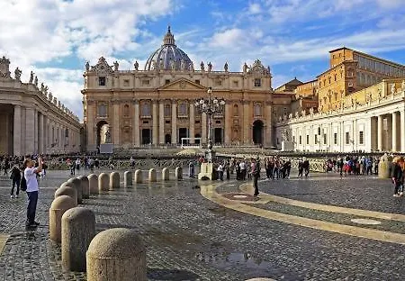 Loveit - - Piazza Della Maddalena *
